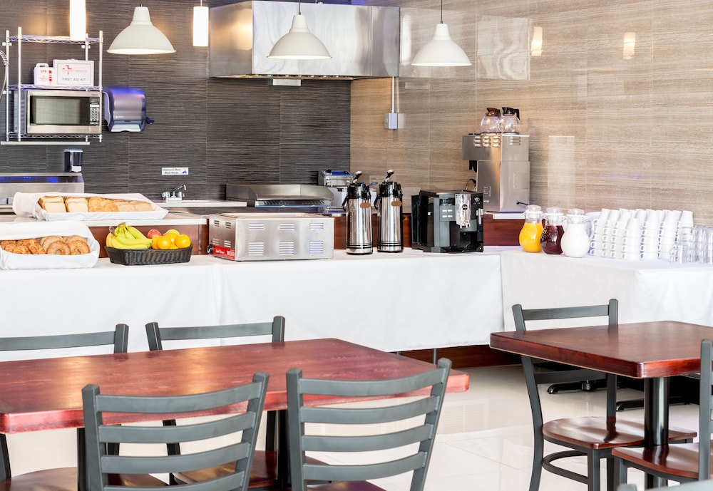 

Catania - Long Island City - LIC Hotel