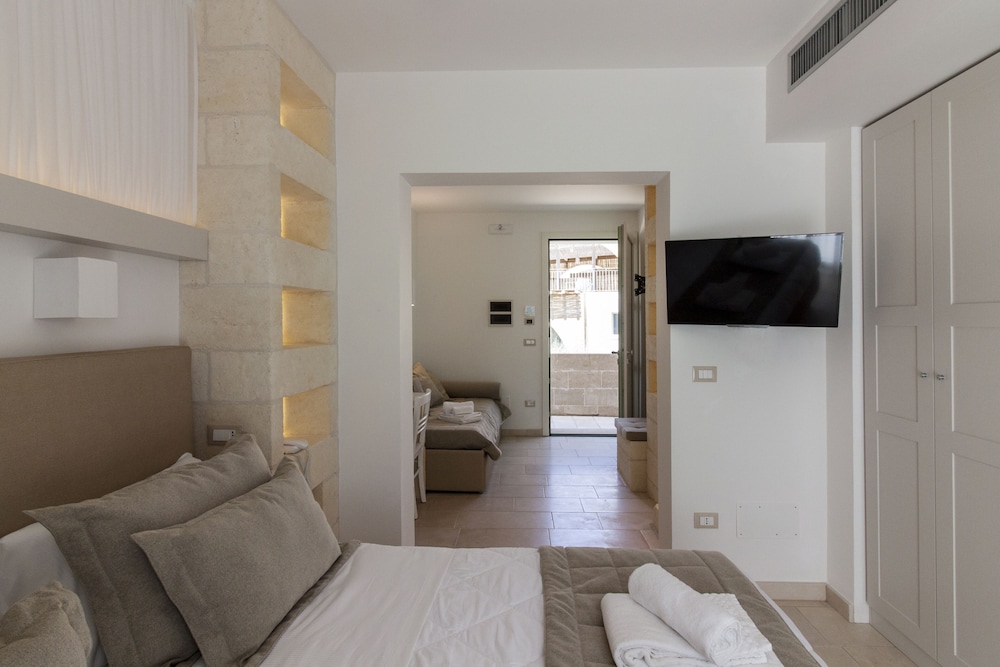 

Genova - Leuca - Montiro' Hotel