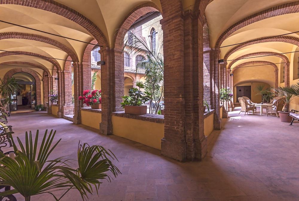 

Milano - Siena - Il Chiostro Del Carmine