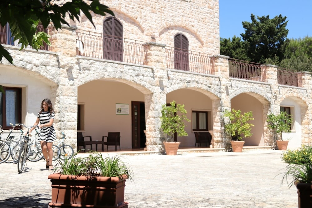 

Genova - Monopoli - Hotel Castel Miramonti