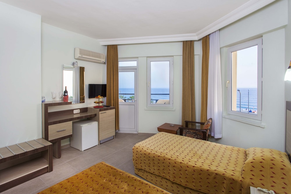 

Napoli - Konaklı - Kleopatra Beach Hotel - All Inclusive