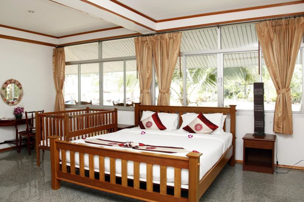 

Roma - Taling Ngam Beach - Koh Samui - Rajapruek Samui Resort - SHA Plus