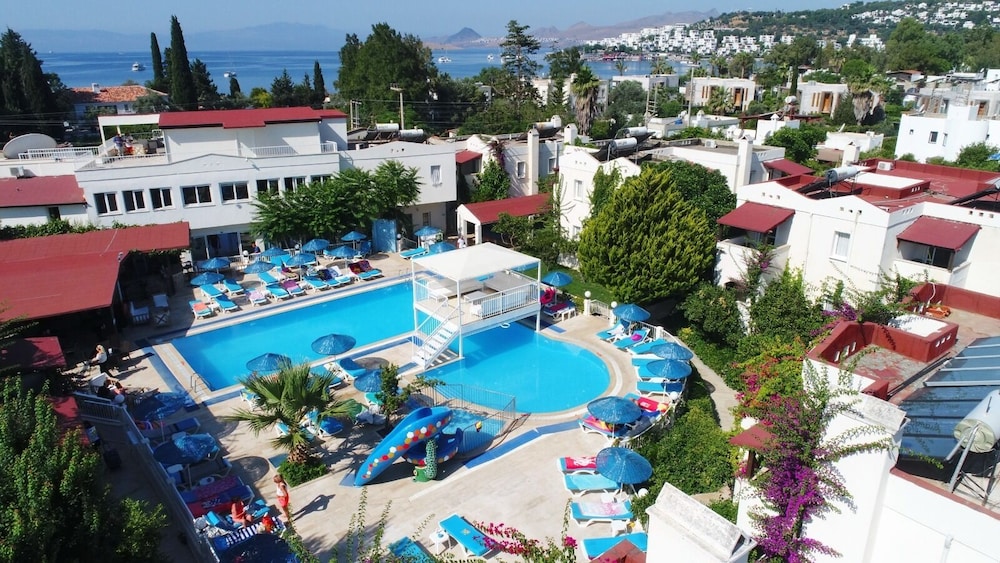 

Milano - Bodrum - Summer Garden Suites Beach Hotel