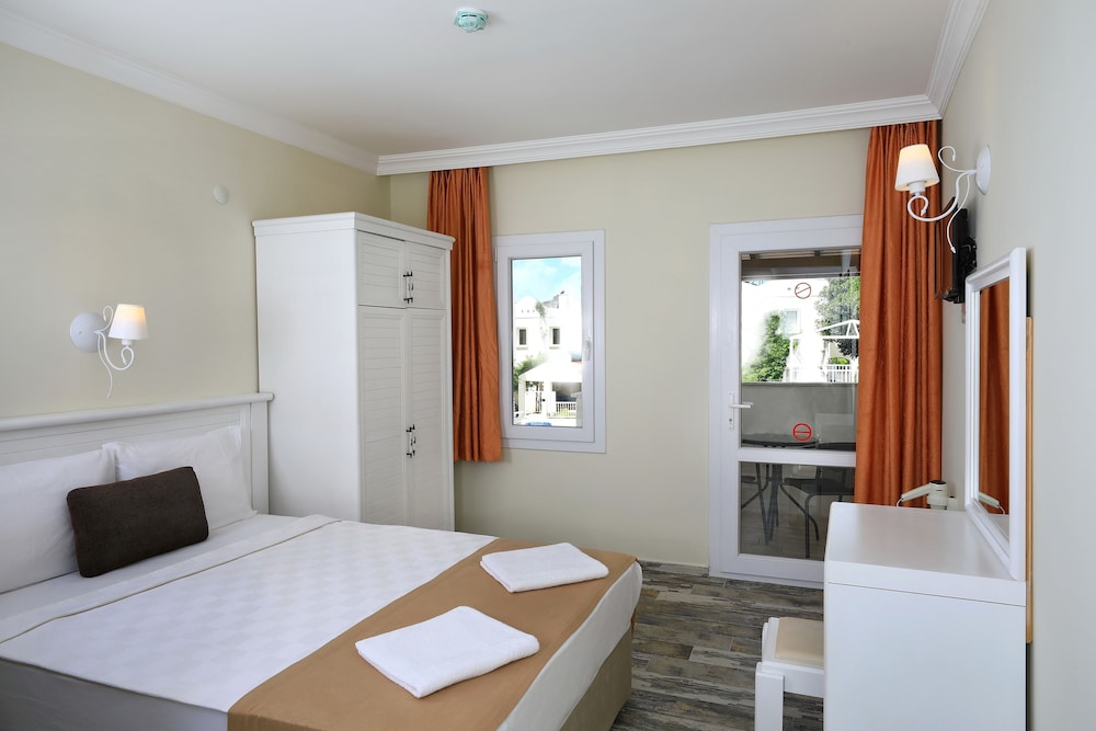 

Bologna - Bodrum - Summer Garden Suites Beach Hotel