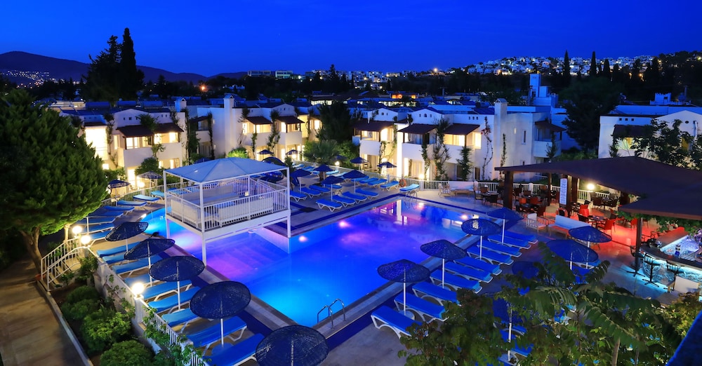 

Milano - Bodrum - Summer Garden Suites Beach Hotel