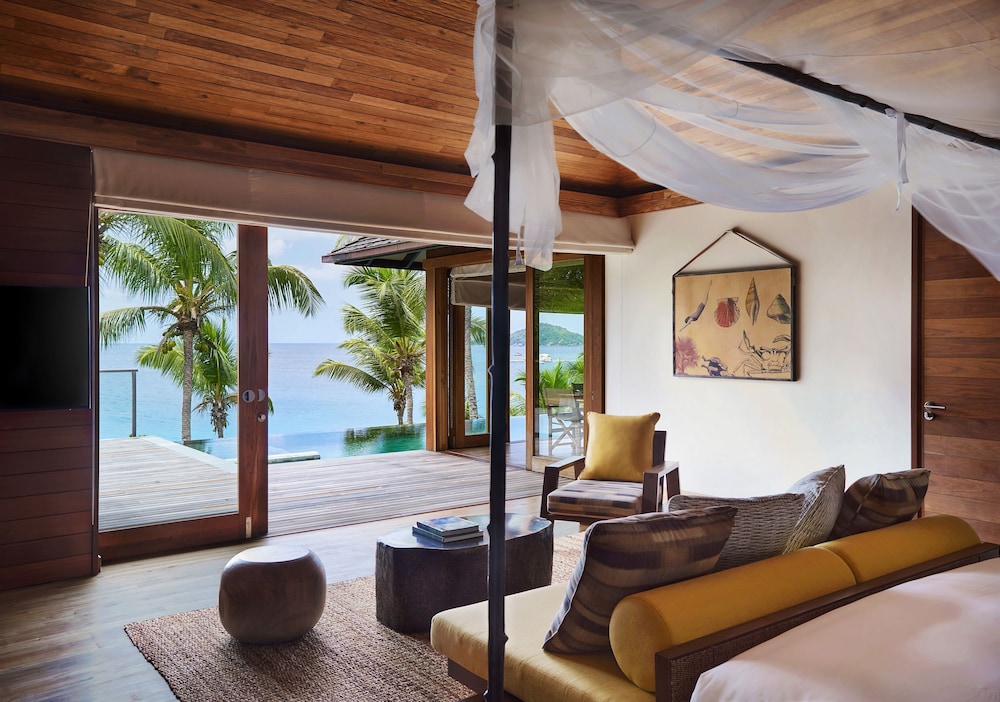 

Bari - Felicite Island - Six Senses Zil Pasyon
