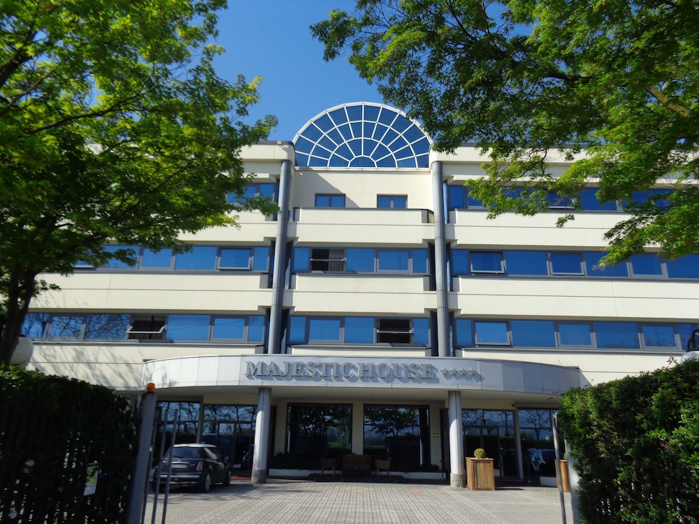 

Cagliari - Brescia - Ferretti MajesticHouse