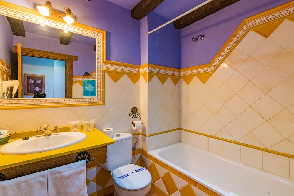 

Pisa - Nerja - Hotel Rural Almazara