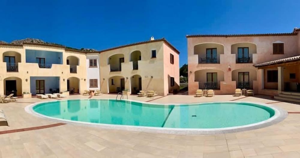 

Bologna - Porto Rotondo - Hotel Monti Di Mola