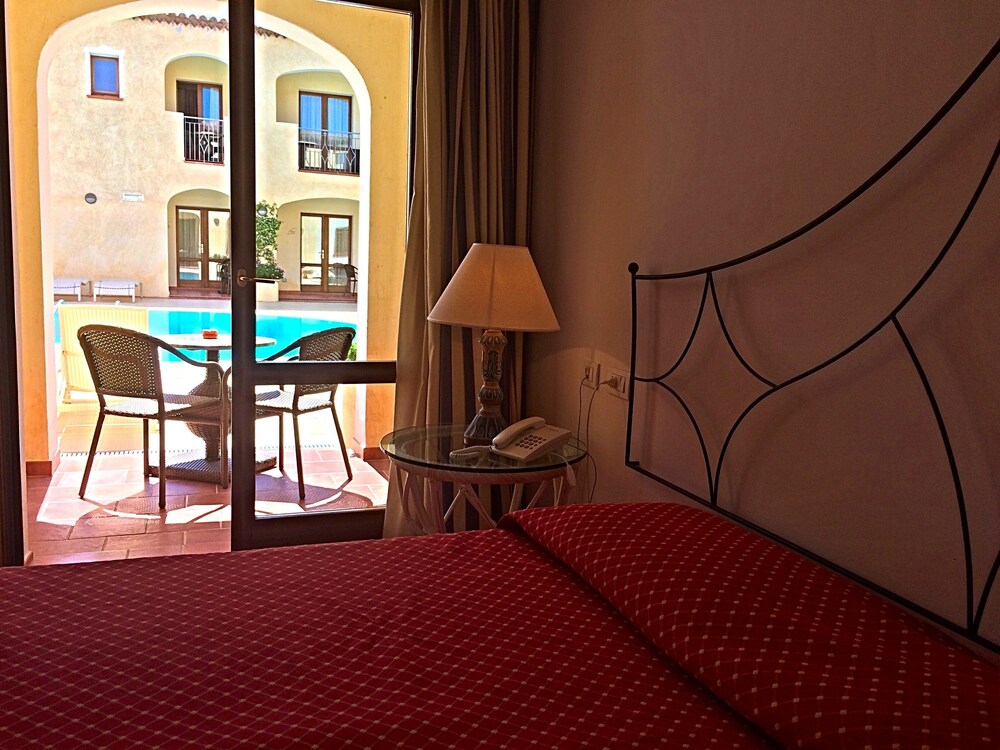

Milano - Porto Rotondo - Hotel Monti Di Mola