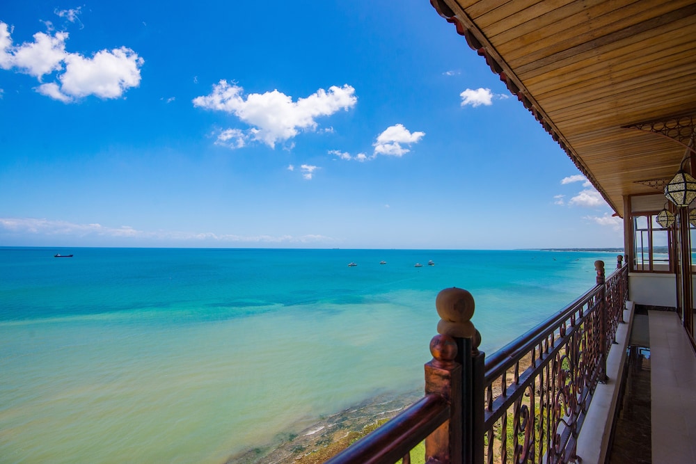 

Bari - Bububu - Golden Tulip Zanzibar Resort