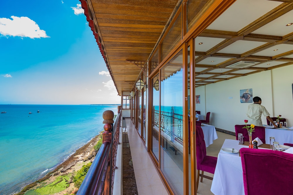 

Roma - Bububu - Golden Tulip Zanzibar Resort