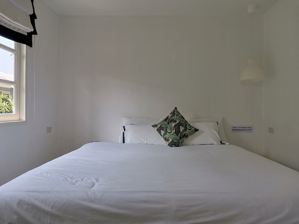 

Bari - Rawai Beach - 1715 House & Caff Resort, Phuket