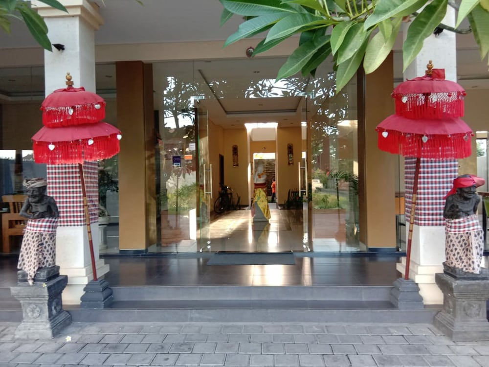 

Roma - Lovina - MANDARI HOTEL SINGARAJA