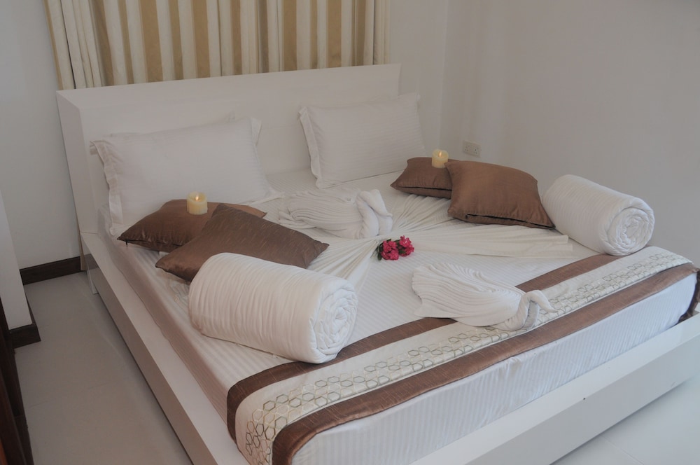 

Napoli - Ahungalla - White Villa Resort Aungalla