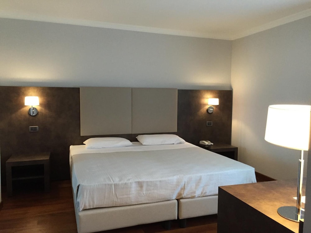 

Catania - Venaria Reale - Jet Hotel