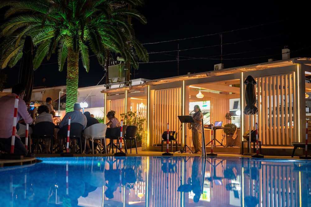 

Roma - Pefkohori - Dionysos Hotel & Suites