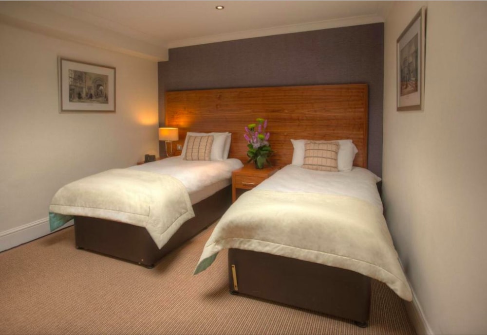 

Venezia - Englefield Green - The Boleyn Hotel