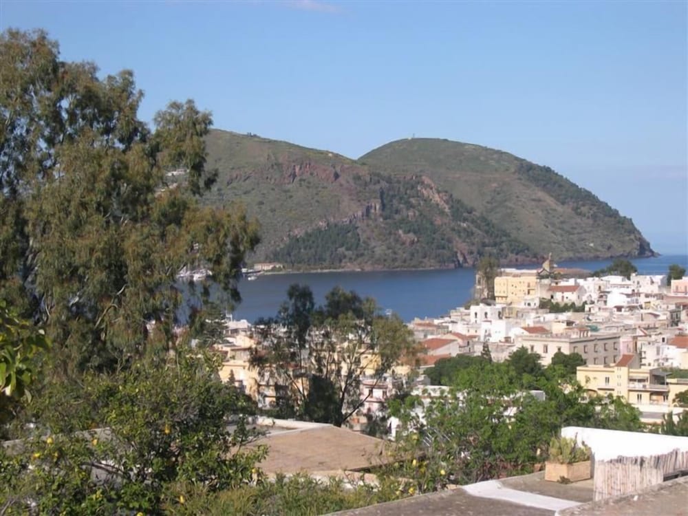 

Venezia - Lipari, Isole Eolie - Hotel Villa Diana