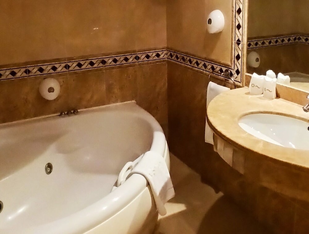 

Milano - Santa Cristina d'Aro - Hotel Aromar