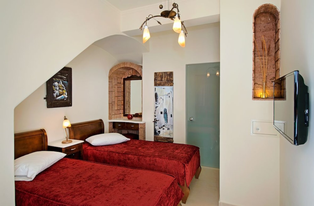 

Torino - Karterados - Galatia Villas