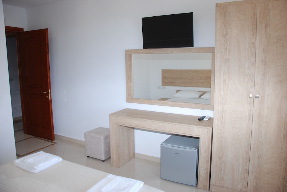 

Napoli - Sarandë - Hotel Mano