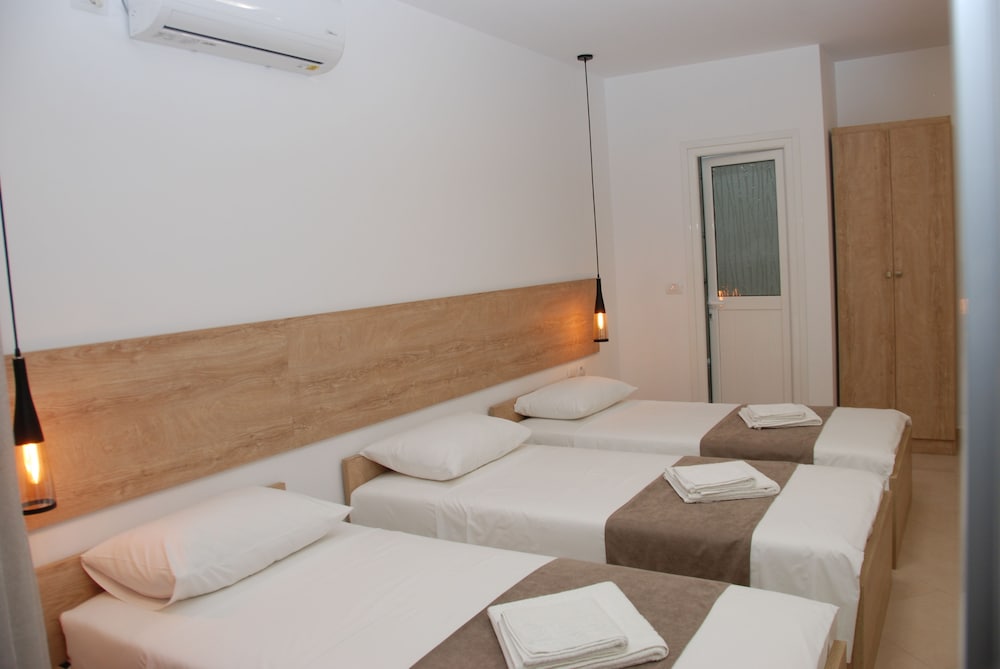 

Bari - Sarandë - Hotel Mano