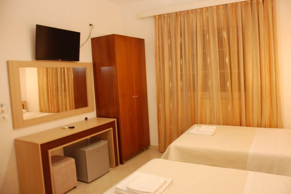 

Pisa - Sarandë - Hotel Mano