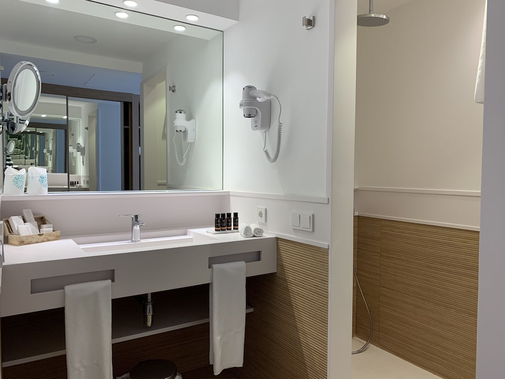 

Milano - Vall-Llobrega - Hotel Costa Brava