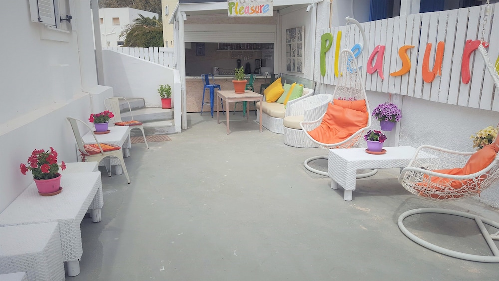 

Bologna - Mesariá - Pleasure Beachside Studios