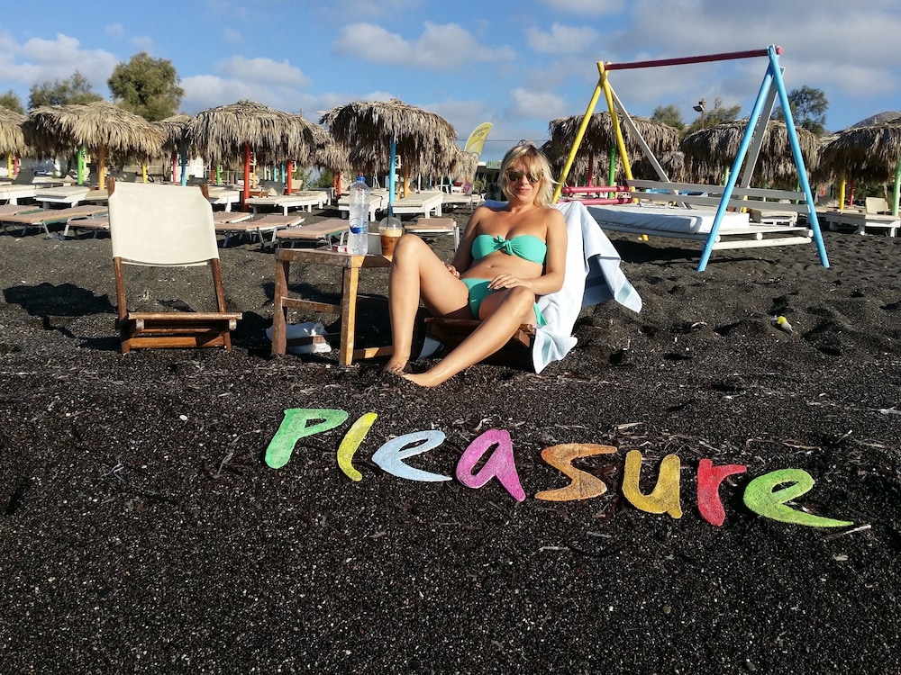 

Bologna - Mesariá - Pleasure Beachside Studios
