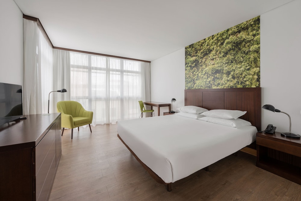 

Roma - Ponta Delgada, Azzorre - Neat Hotel Avenida