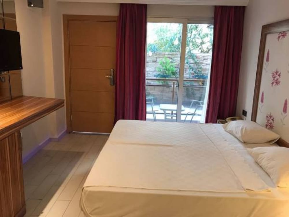 

Milano - Marmaris - Cle Beach Boutique Hotel