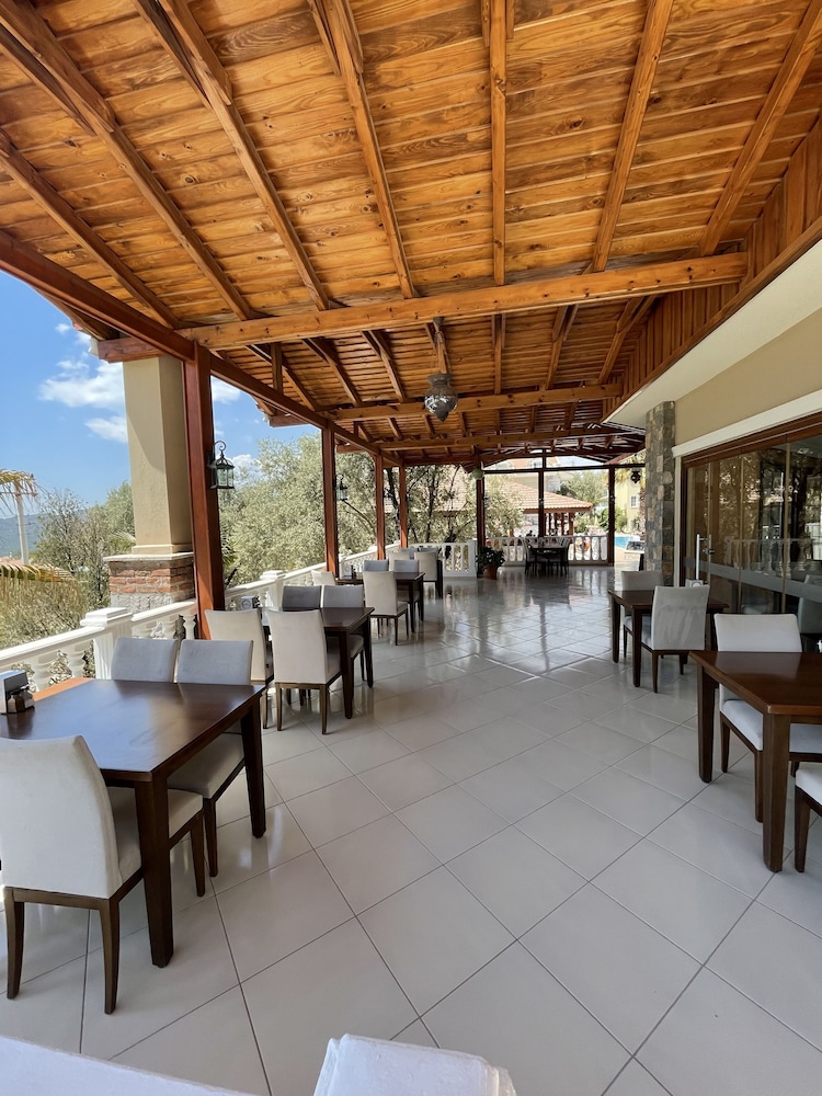 

Milano - Ovacik - Celay Hotel