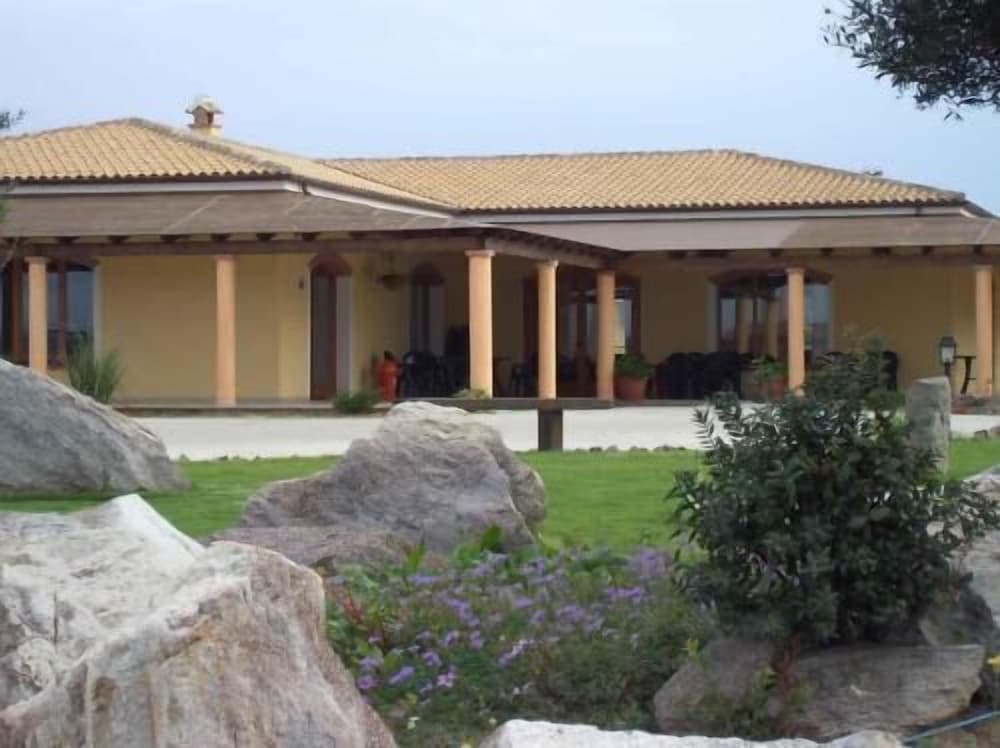 

Milano - SantʼAntìoco - Hotel Perda Rubia