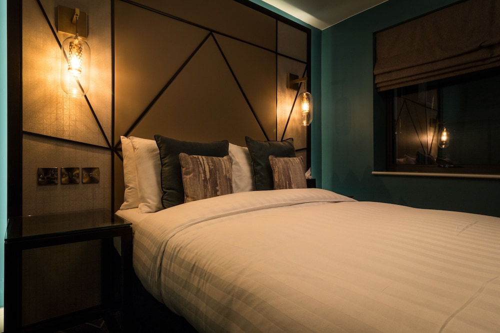 

Pisa - Southend-On-Sea - Seven Hotel
