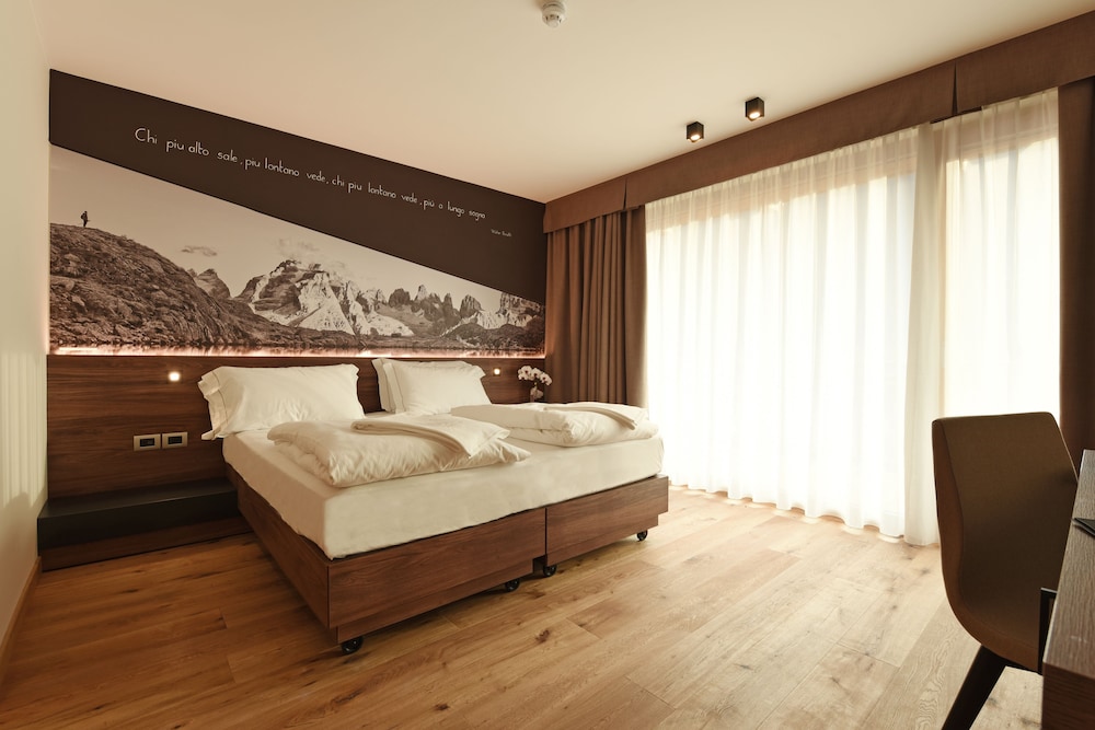 

Roma - Madonna di Campiglio - Dolomeet Boutique Hotel