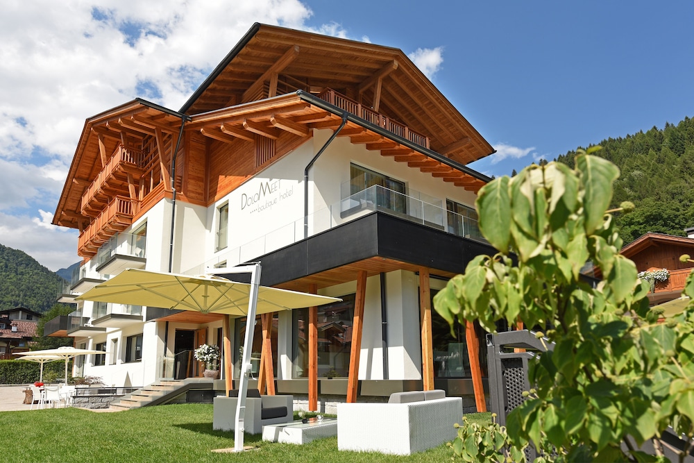 

Napoli - Pinzolo - Dolomeet Boutique Hotel
