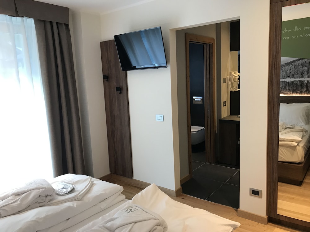 

Catania - Madonna di Campiglio - Dolomeet Boutique Hotel