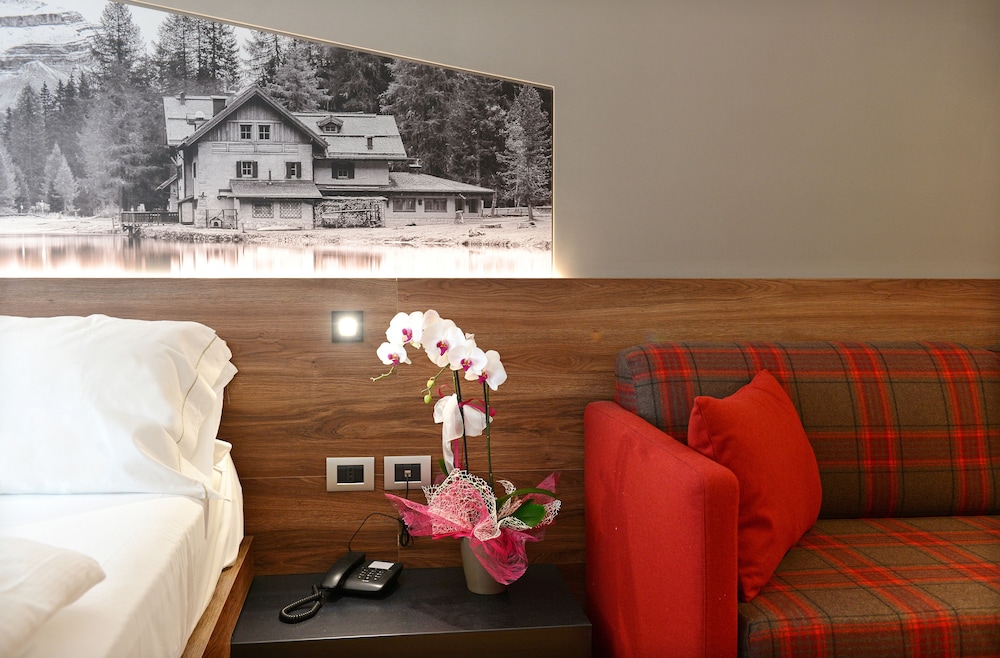

Milano - Pinzolo - Dolomeet Boutique Hotel