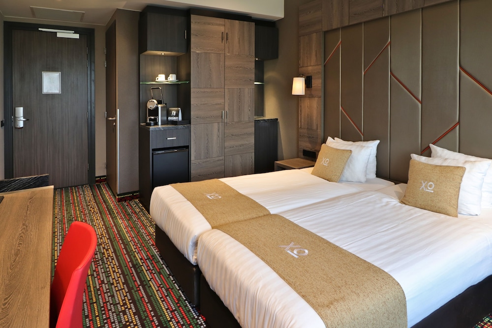 

Bari - Schiphol - XO Hotels Couture