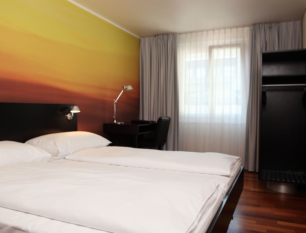 

Napoli - Zurigo - Hotel Montana Zürich