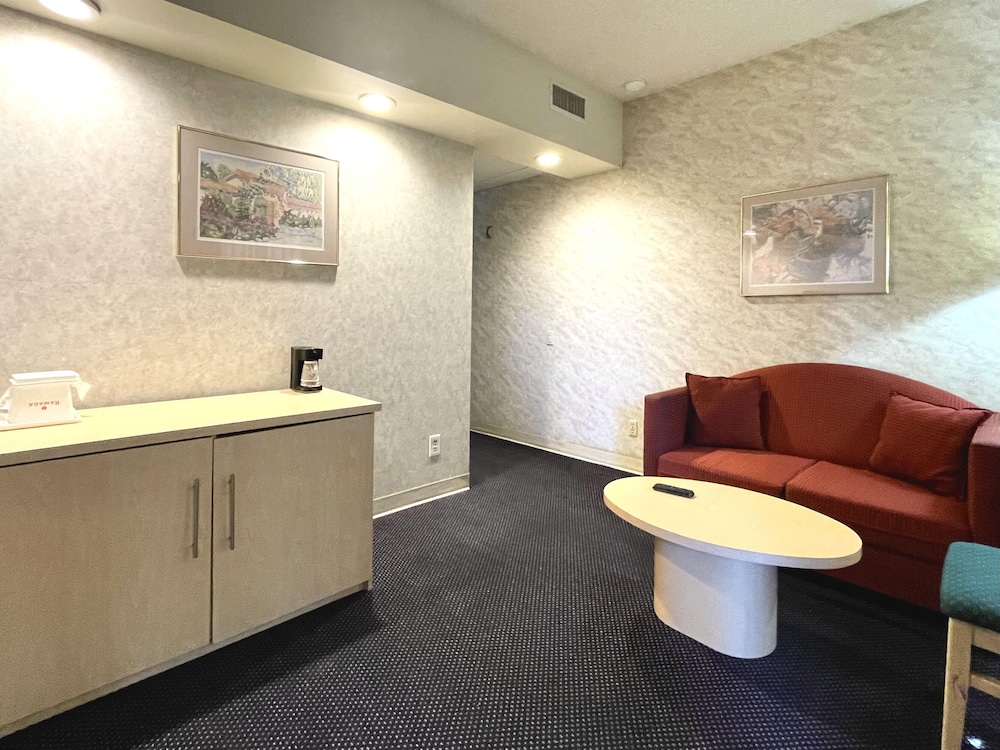 

Roma - San Gabriel - Ramada By Wyndham South El Monte