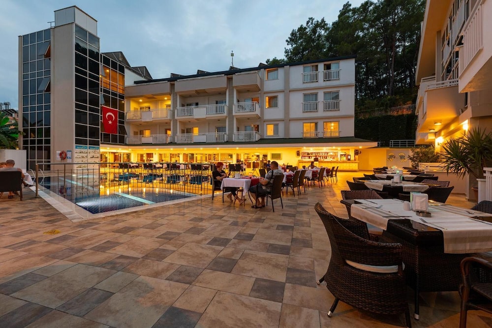

Napoli - Kemer - Viking Express Otel