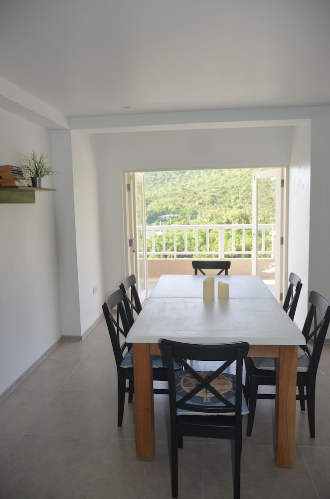 

Milano - Castries - Treetops Apartments