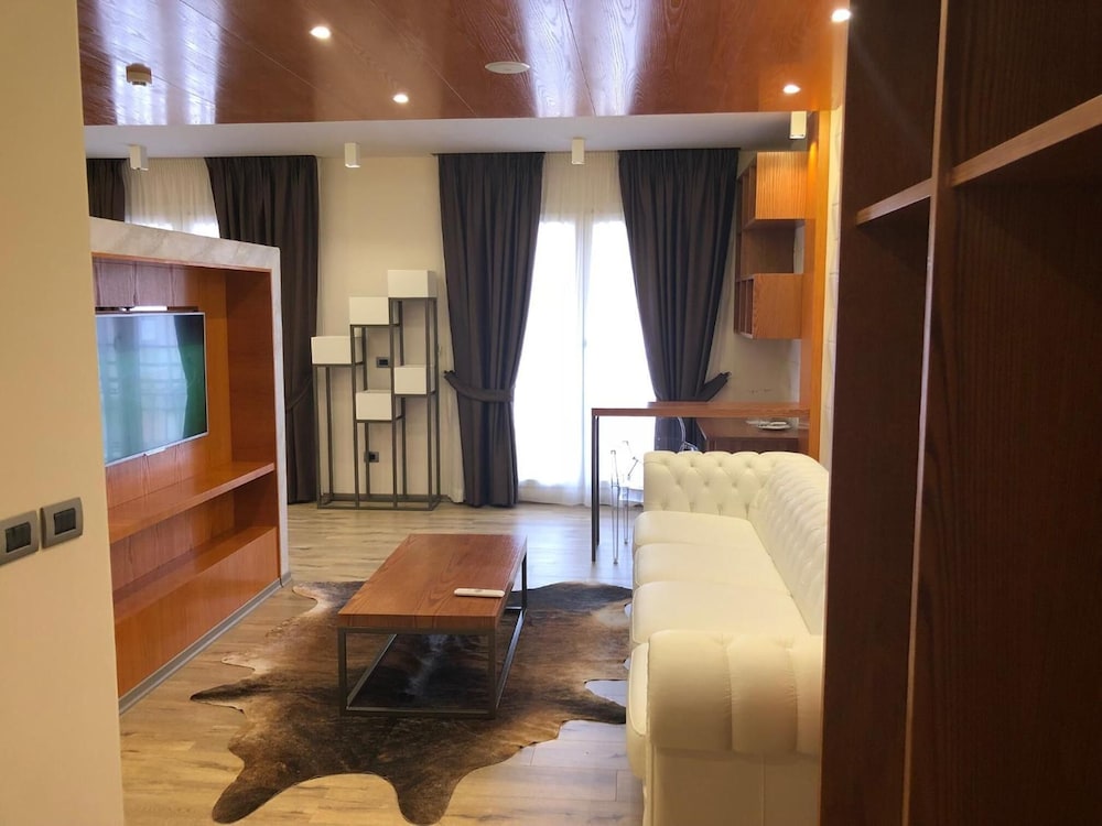 

Torino - Valona - Hotel Palace Vlore
