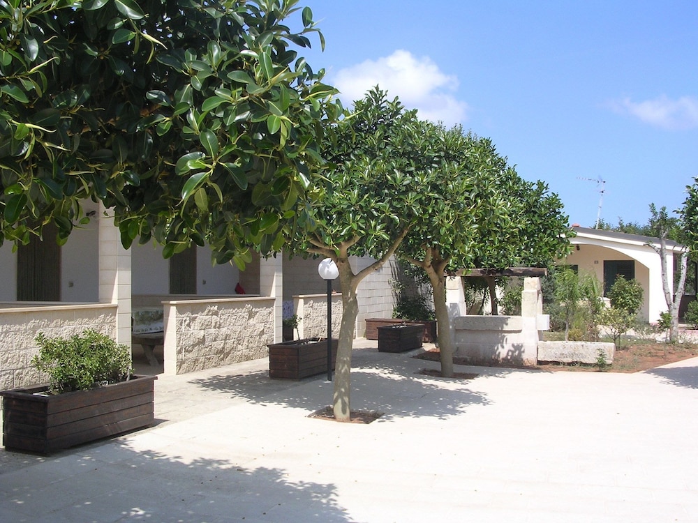 

Napoli - Torre dell'Orso - La Pineta Residence