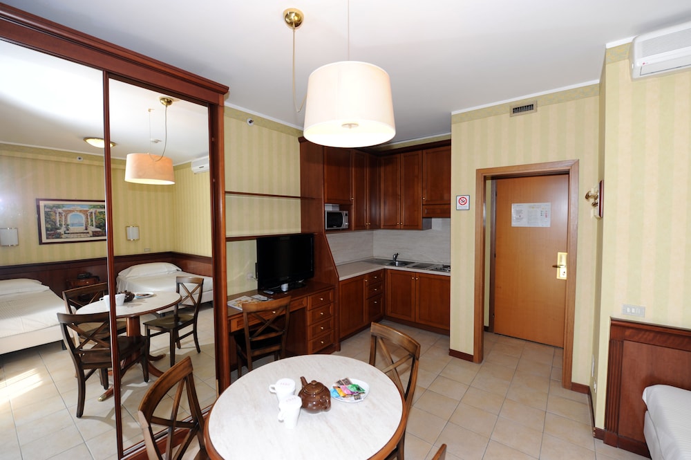 

Catania - Milano - Ripamonti Residence & Hotel Milano