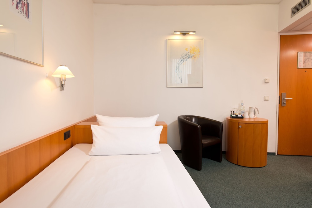 

Pisa - Hennigsdorf - Hotel am Borsigturm