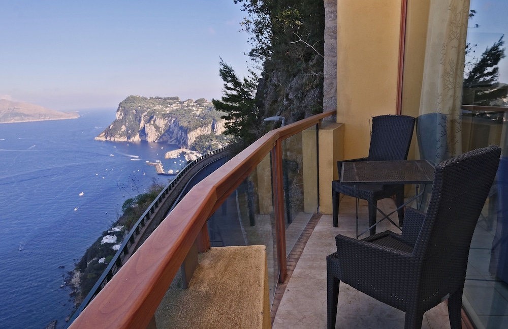 

Milano - Isola di Capri - Hotel San Michele